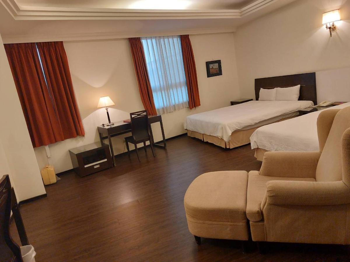 Herkang Hotel Taichung Luaran gambar