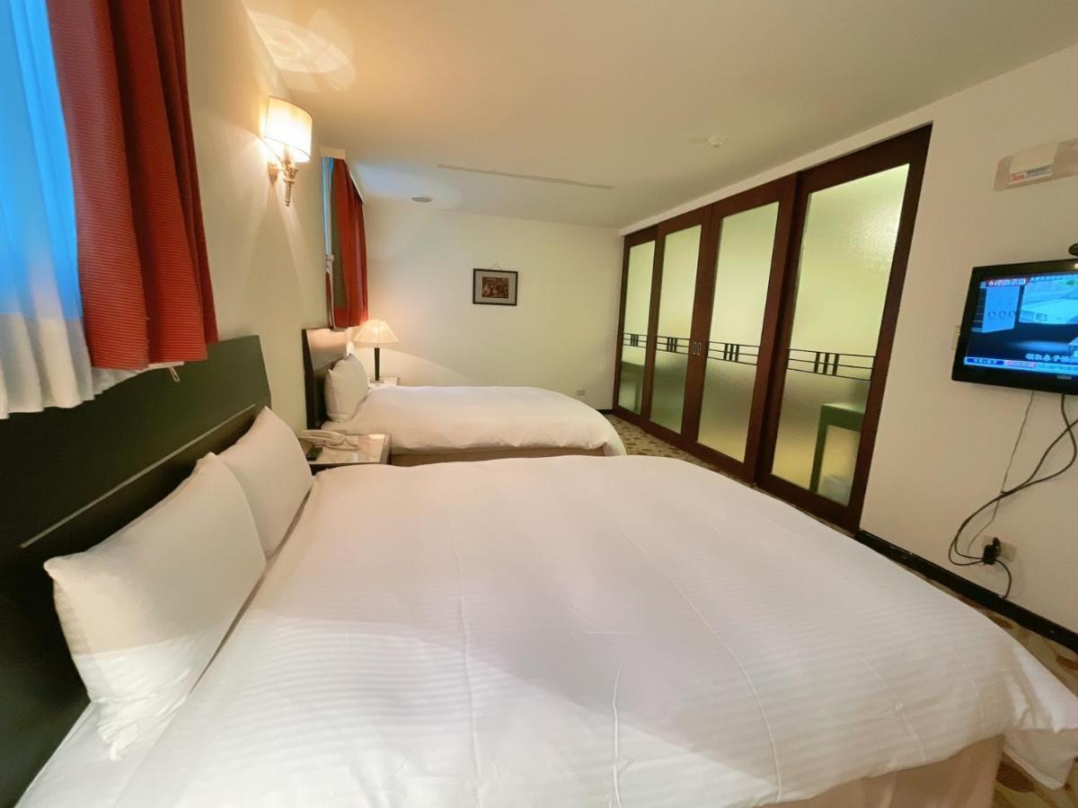 Herkang Hotel Taichung Luaran gambar