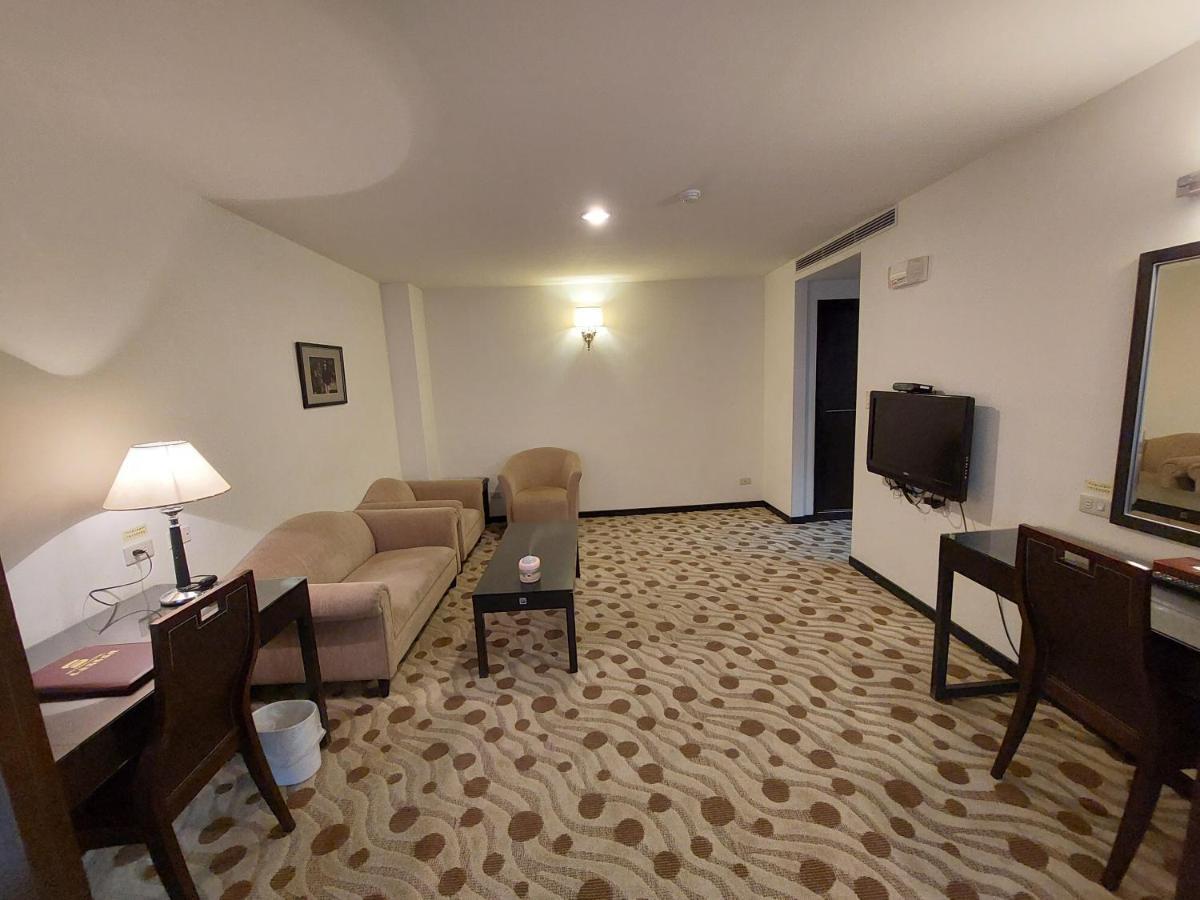 Herkang Hotel Taichung Luaran gambar