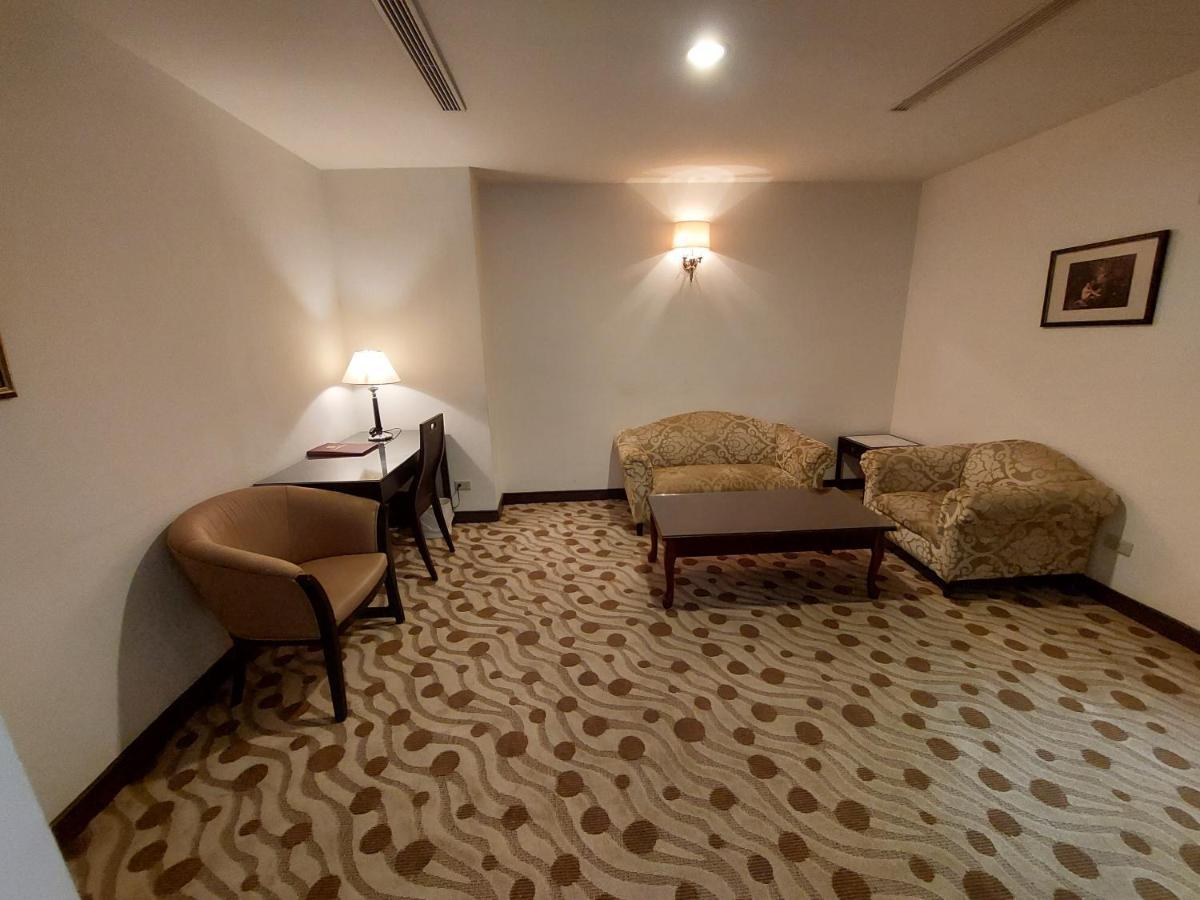 Herkang Hotel Taichung Luaran gambar