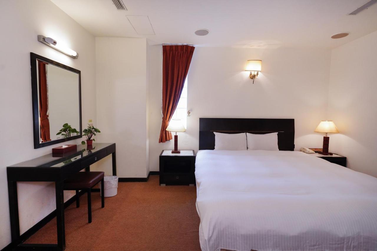 Herkang Hotel Taichung Luaran gambar