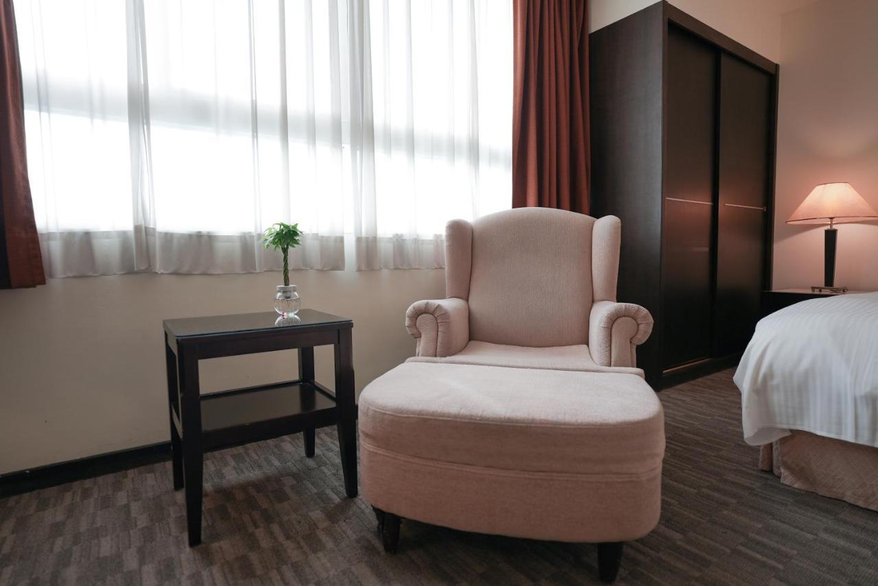 Herkang Hotel Taichung Luaran gambar