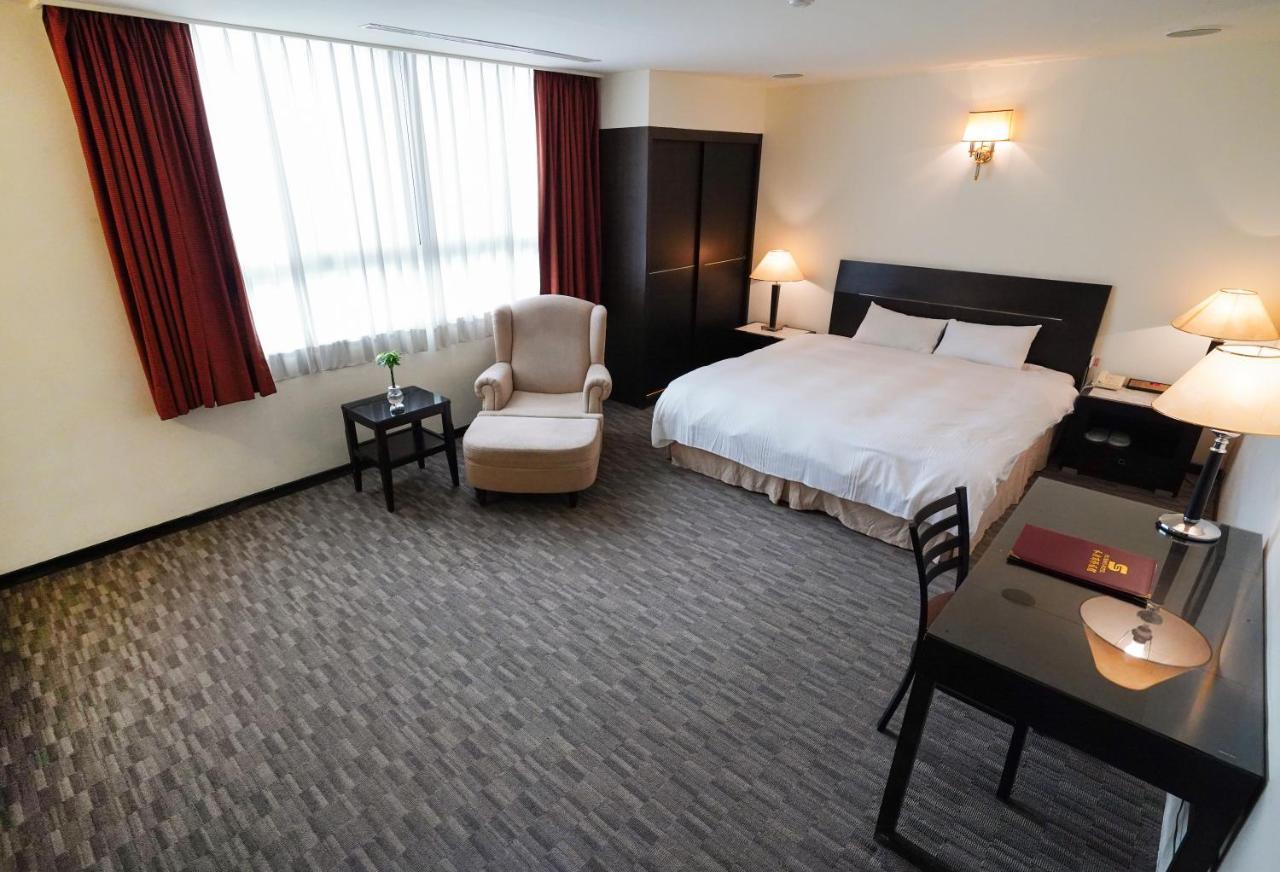 Herkang Hotel Taichung Luaran gambar