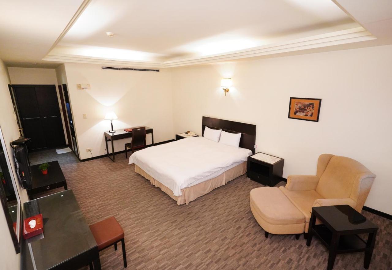 Herkang Hotel Taichung Luaran gambar