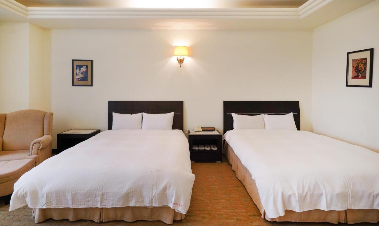 Herkang Hotel Taichung Luaran gambar
