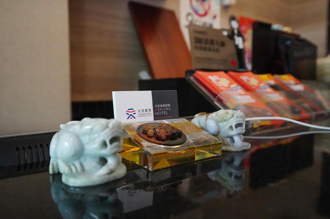 Herkang Hotel Taichung Luaran gambar