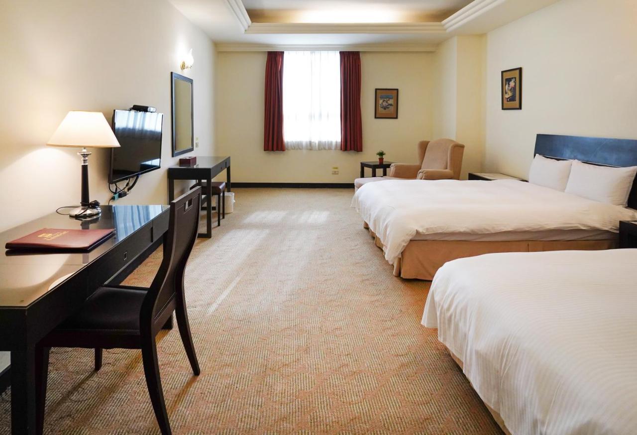 Herkang Hotel Taichung Luaran gambar